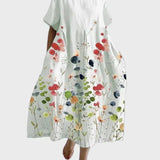 Weisses Kleid mit Wildblumen